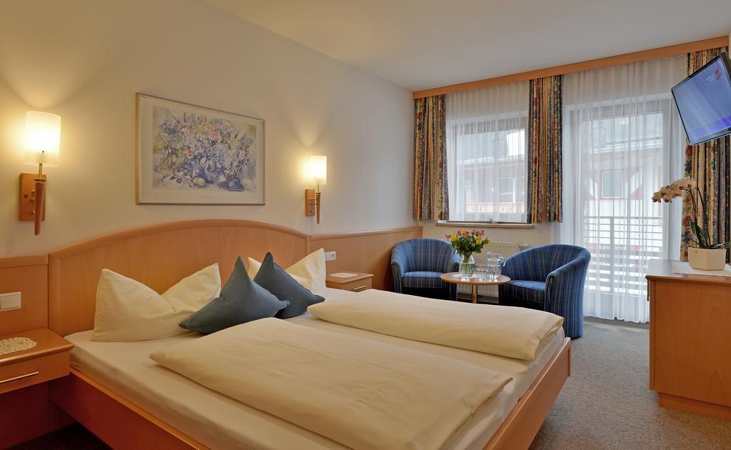 Hotel Garni Jennewein Mayrhofen Pokój zdjęcie