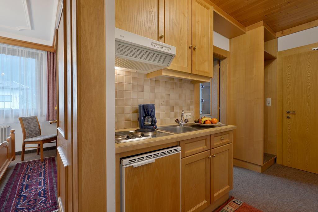 Hotel Garni Jennewein Mayrhofen Pokój zdjęcie