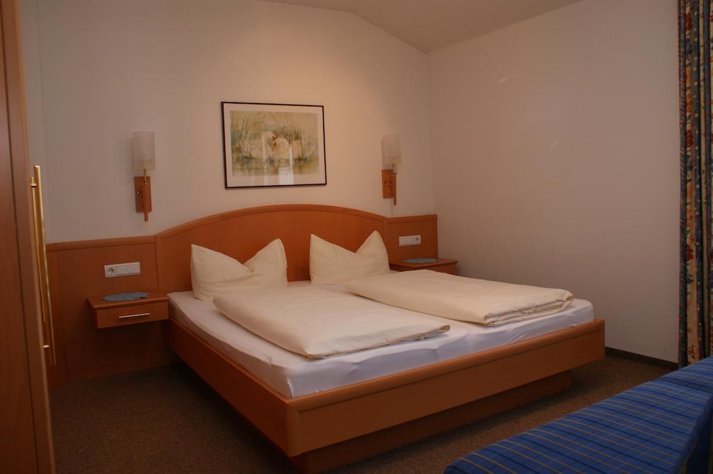 Hotel Garni Jennewein Mayrhofen Pokój zdjęcie