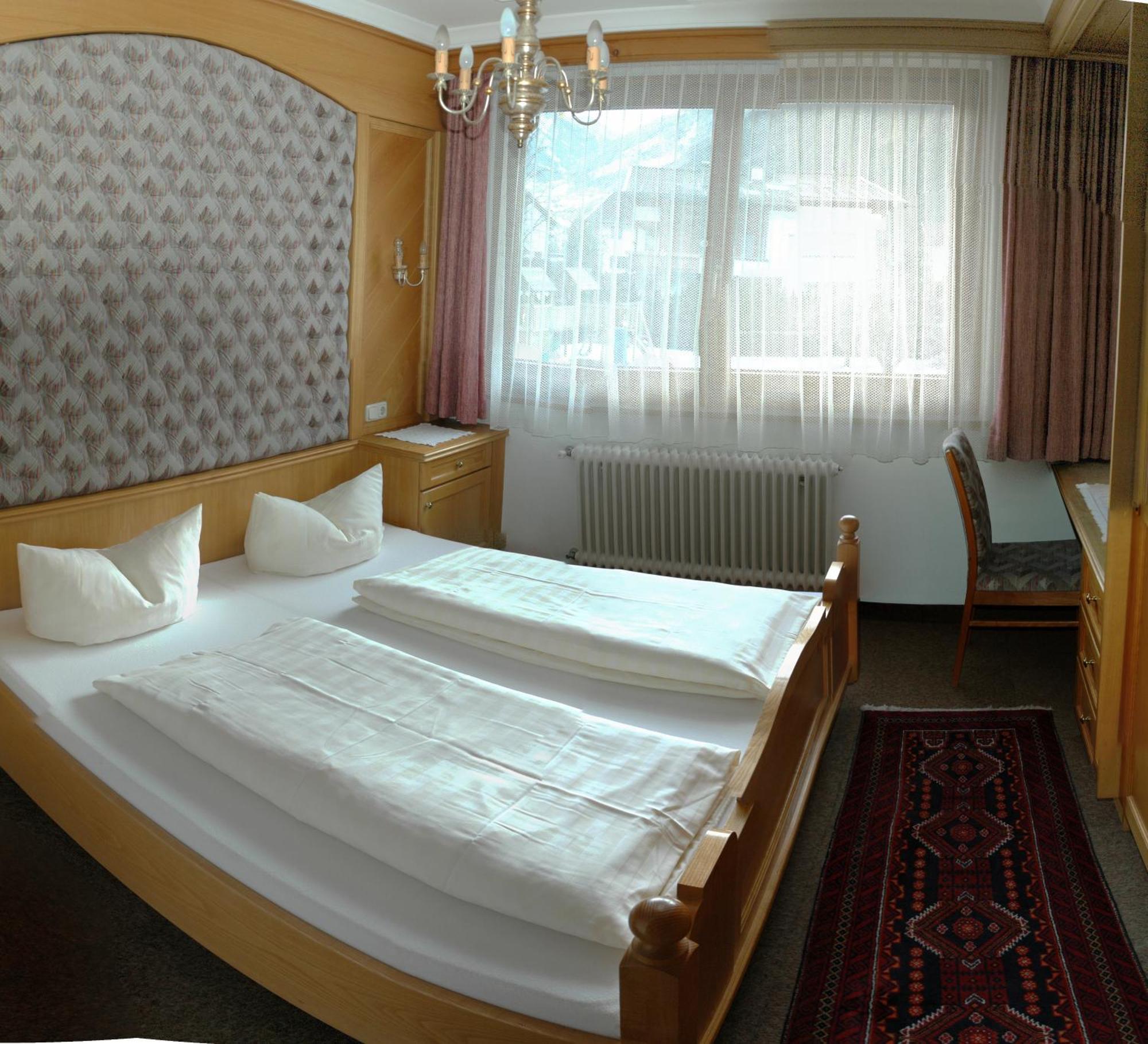 Hotel Garni Jennewein Mayrhofen Zewnętrze zdjęcie